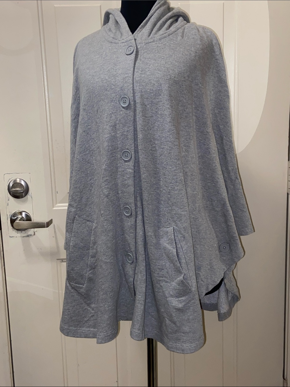 a.n.a Light Gray Hooded Button-Front Skirt-Style Capet Poncho Size S:M